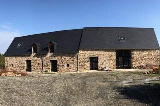 Estate à Saint-Georges-de-Gréhaigne