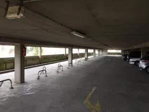 LOT DE 5 PARKINGS