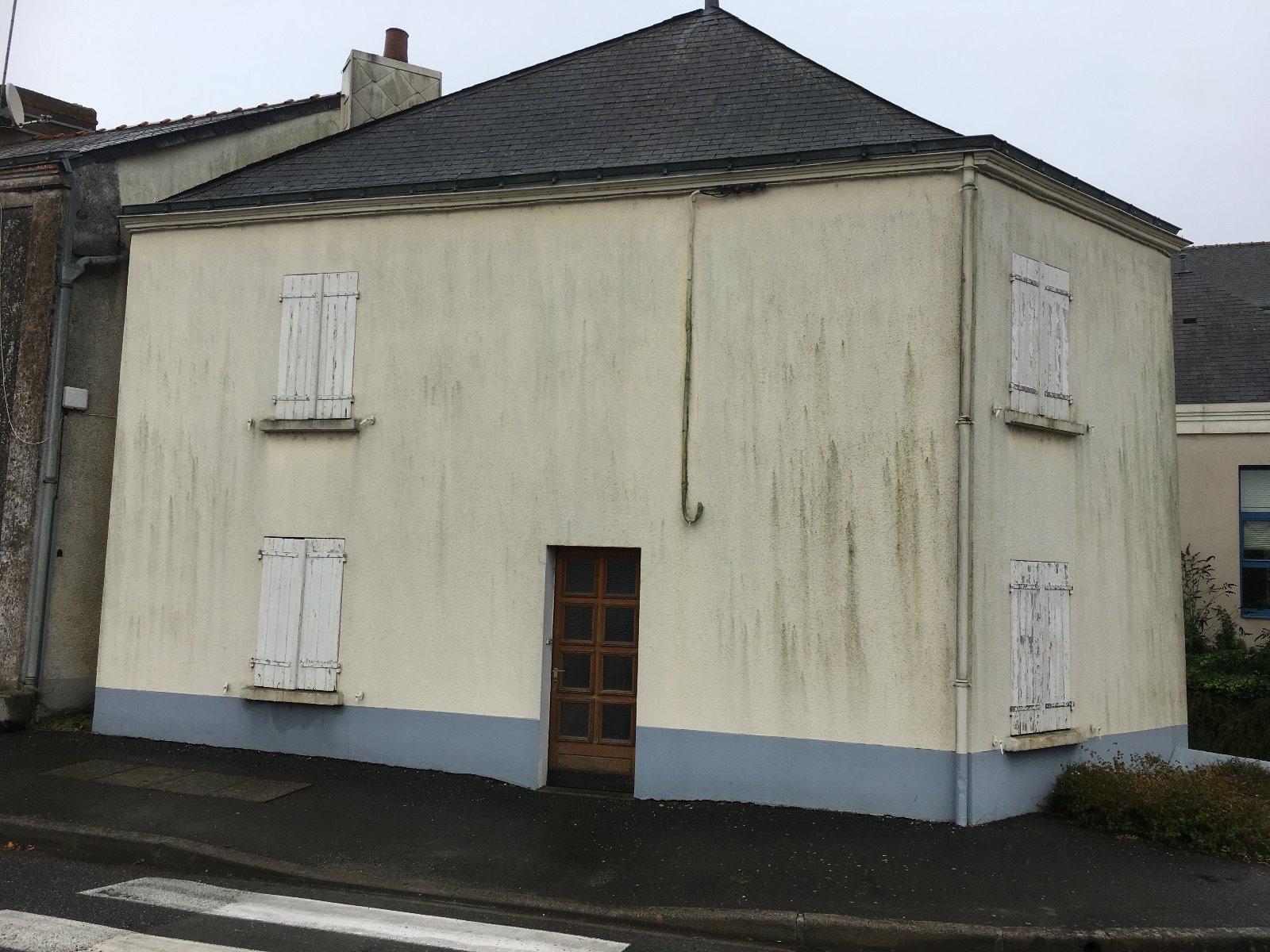 MAISON DE BOURG SAINT LAURENT DE LA PLAINE