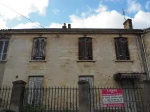 MAISON DE PIERRE A RENOVER