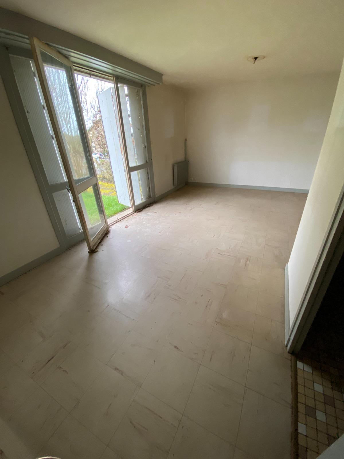 Maison à Brive-la-Gaillarde — vignette 4