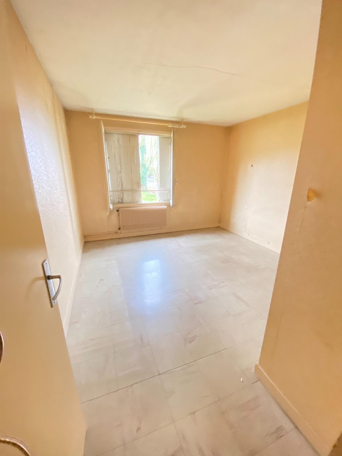 Maison à Brive-la-Gaillarde — vignette 7