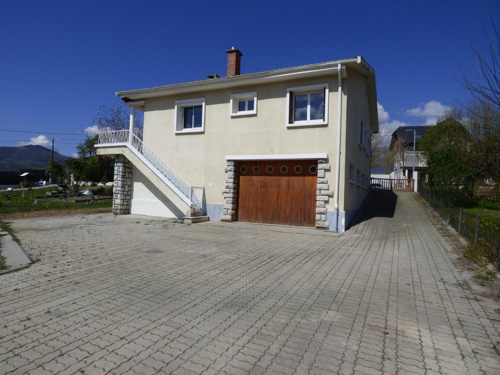 Maison T5 avec grand garage