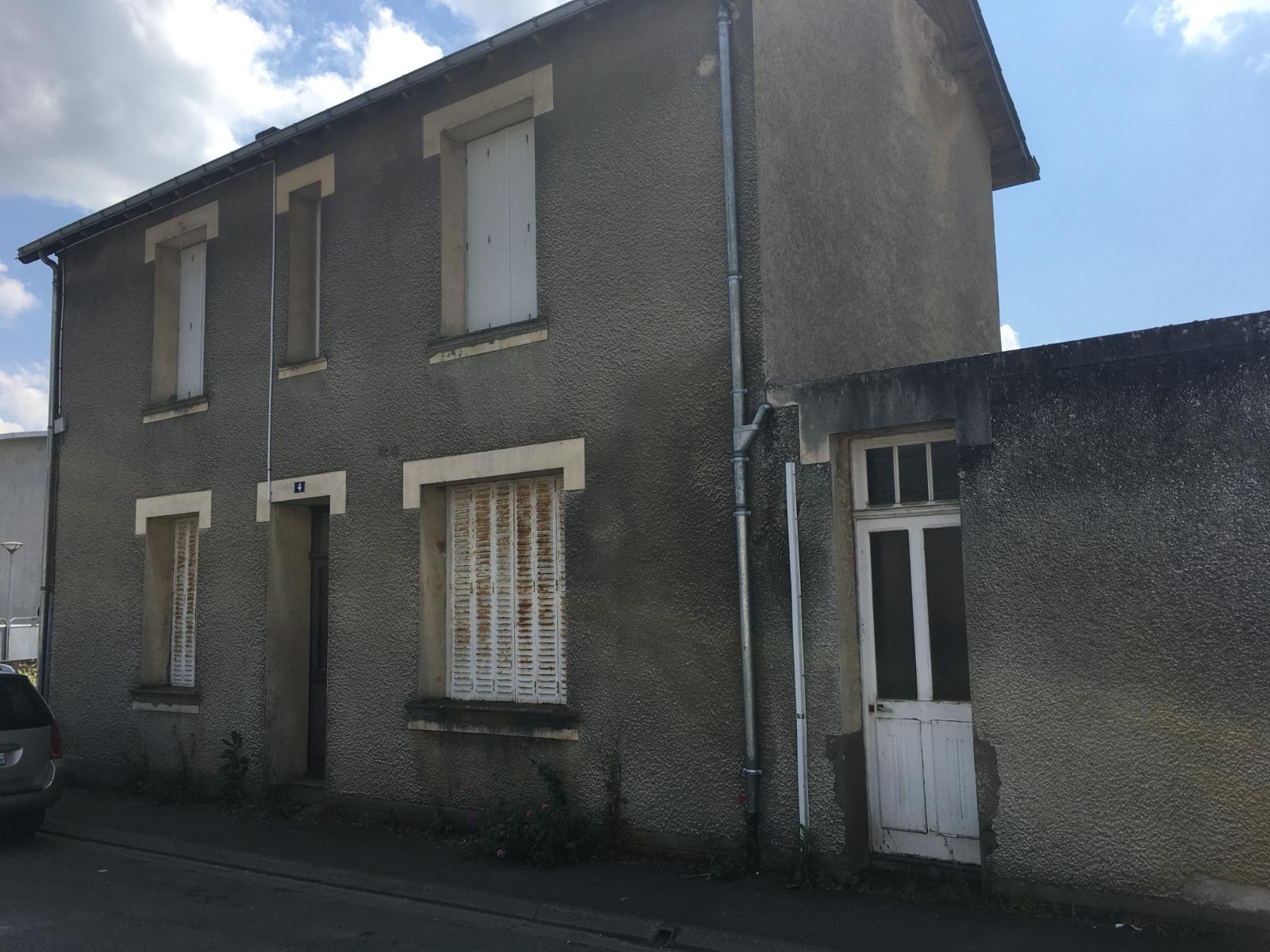 MAISON DE VILLE SUR 377 M² 