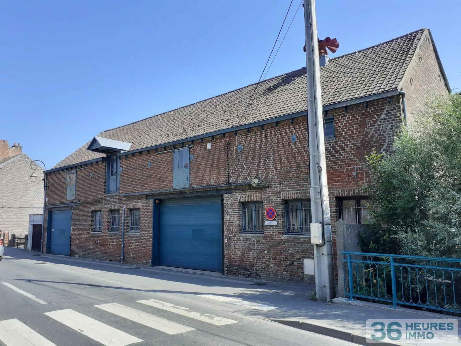 Anciens bâtiments à usage d'ateliers municipaux