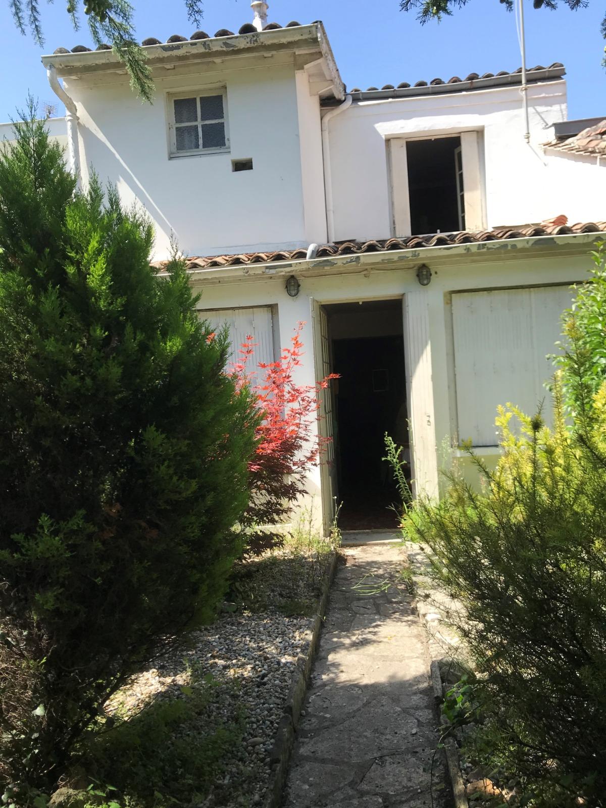 BORDEAUX (33100) - Petite maison 75m2 env à rénover avec jardin et chai 