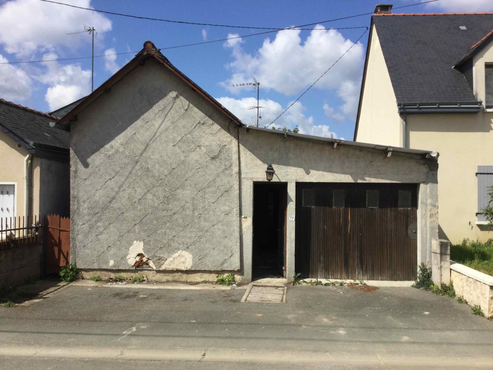 Maison avec travaux à SAINT BATHELEMY D'ANJOU