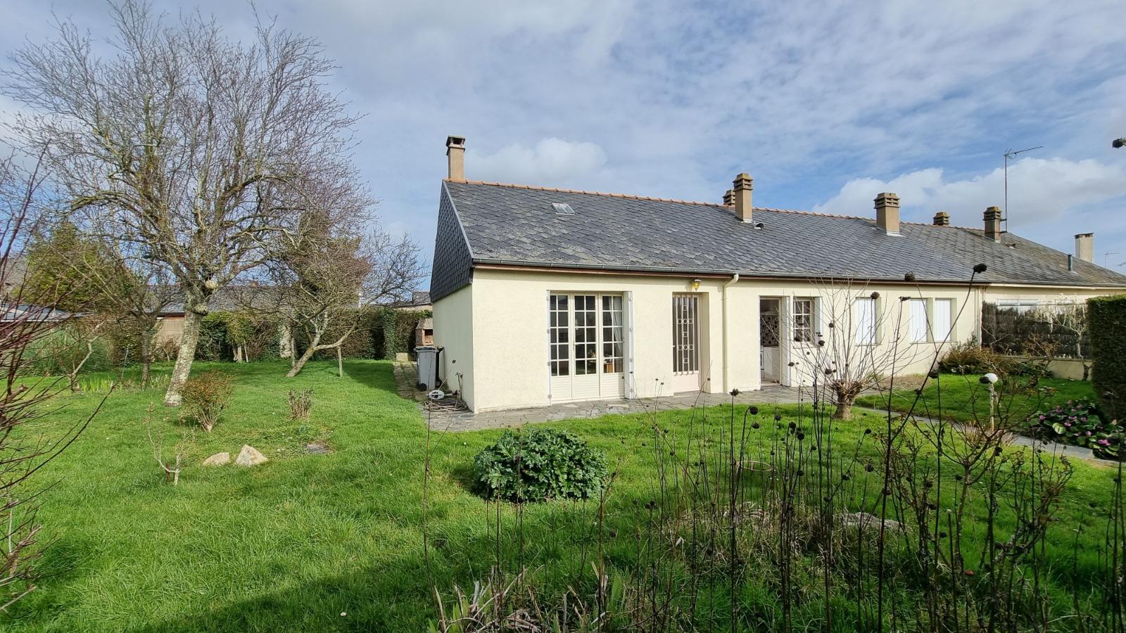 Maison de plain pied à SAINT BARTHELEMY D'ANJOU