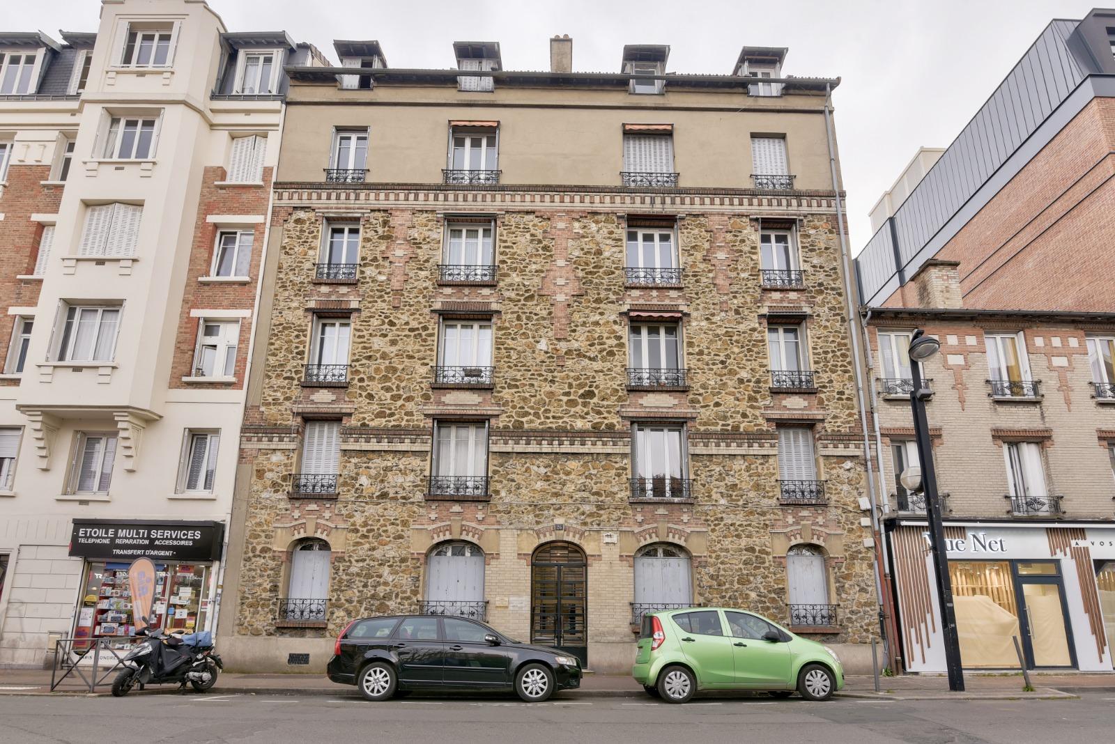 A vendre à Aulnay-sous-Bois; lot comprenant un appartement et une cave.  