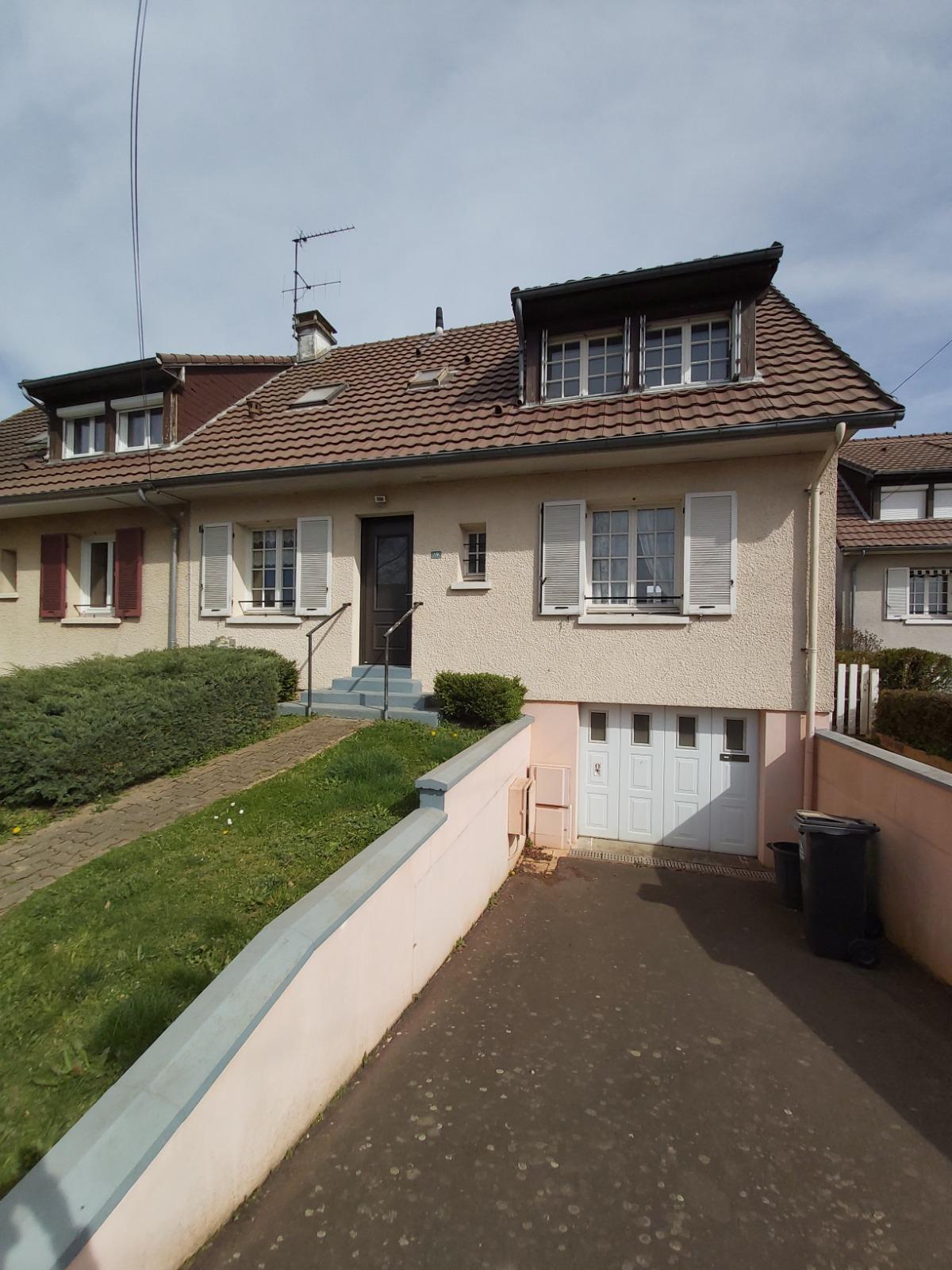 VILLARET - MAISON 4 CHAMBRES AVEC GARAGE ET JARDIN 