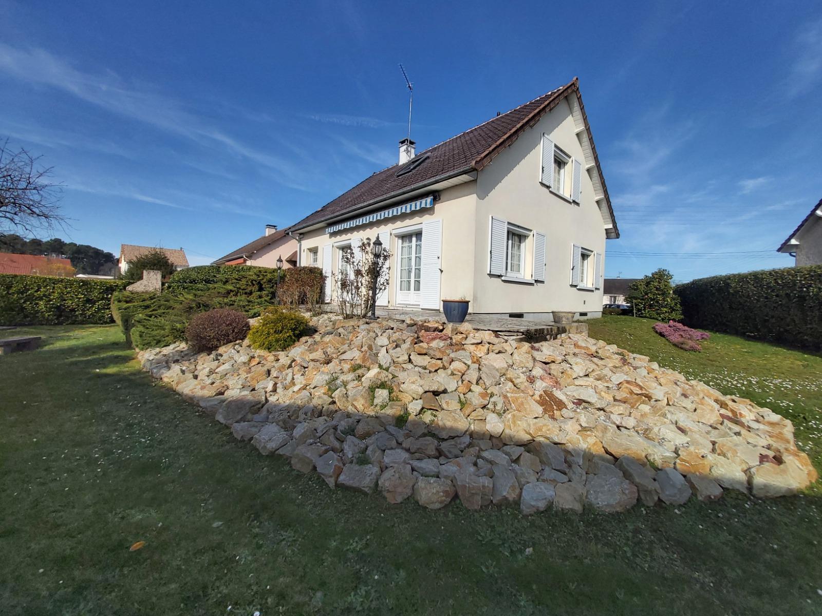 MULSANNE - PAVILLON 4 CHAMBRES - BEAU JARDIN 