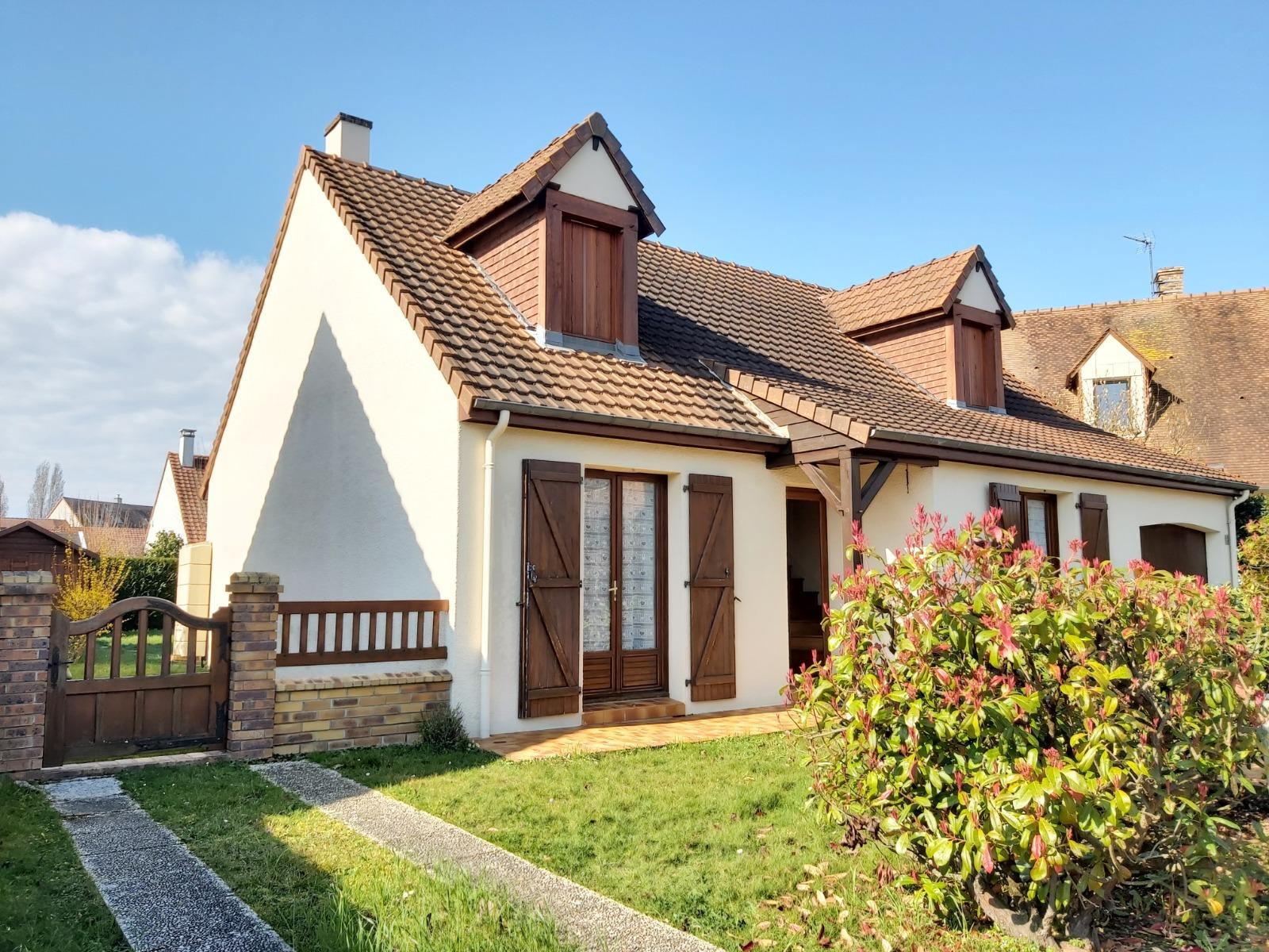 PLAIN PIED - GARAGE ET JARDIN 