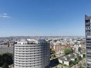 APPARTEMENT COURBEVOIE