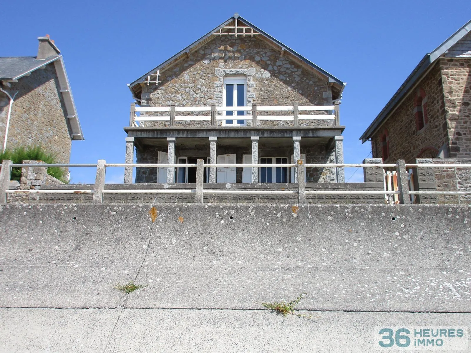 VILLA FRONT DE MER