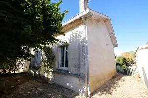 Jolie maison année 30 sur grand terrain au calme