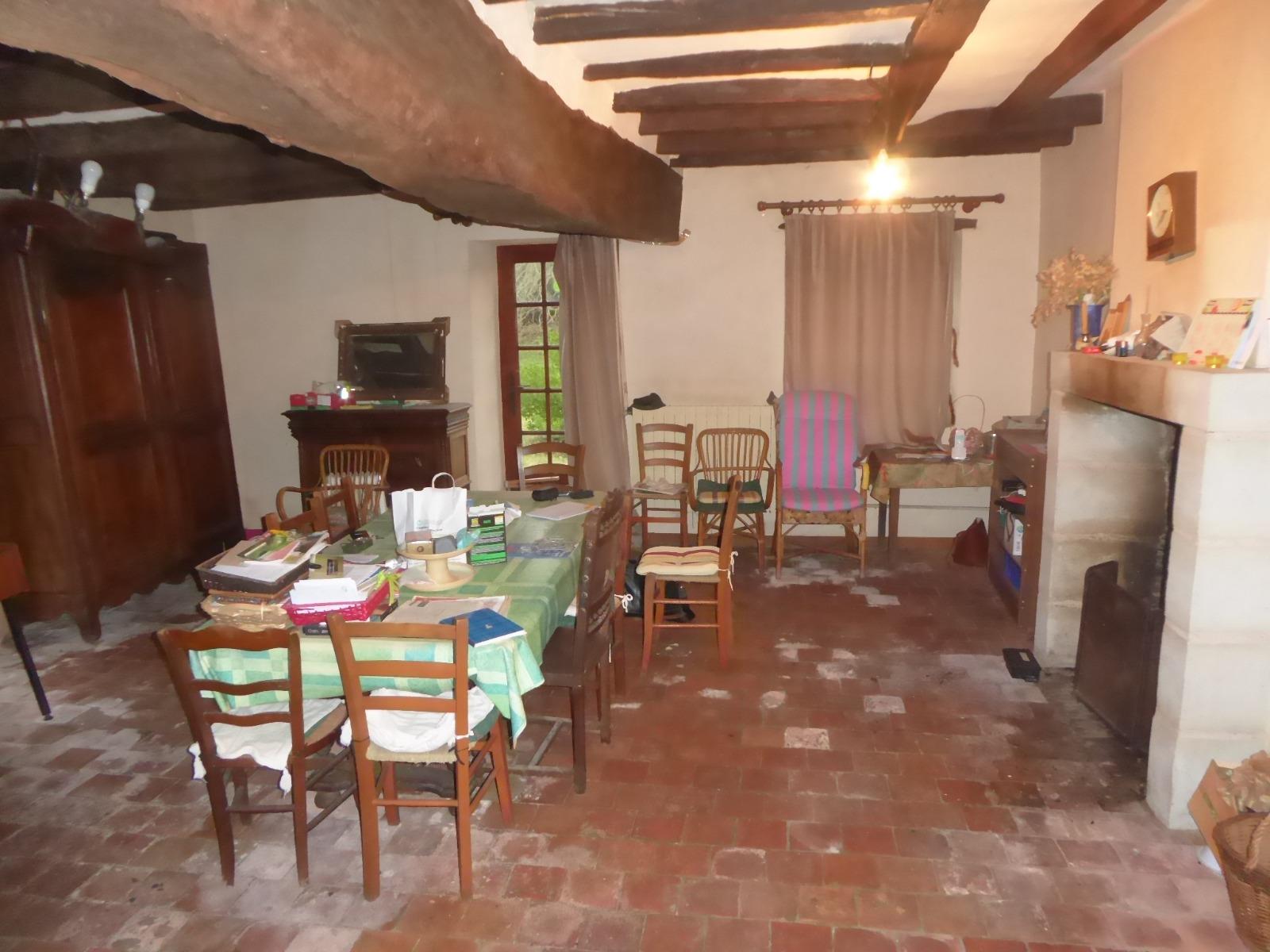 Maison à rénover avec 2,5ha de terre libre