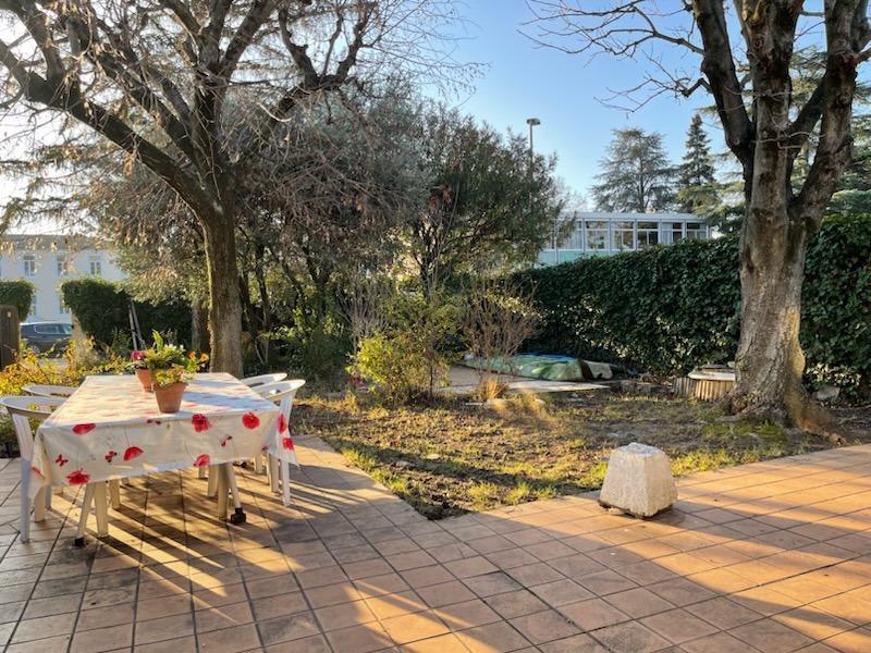 Maison avec jardin et garage