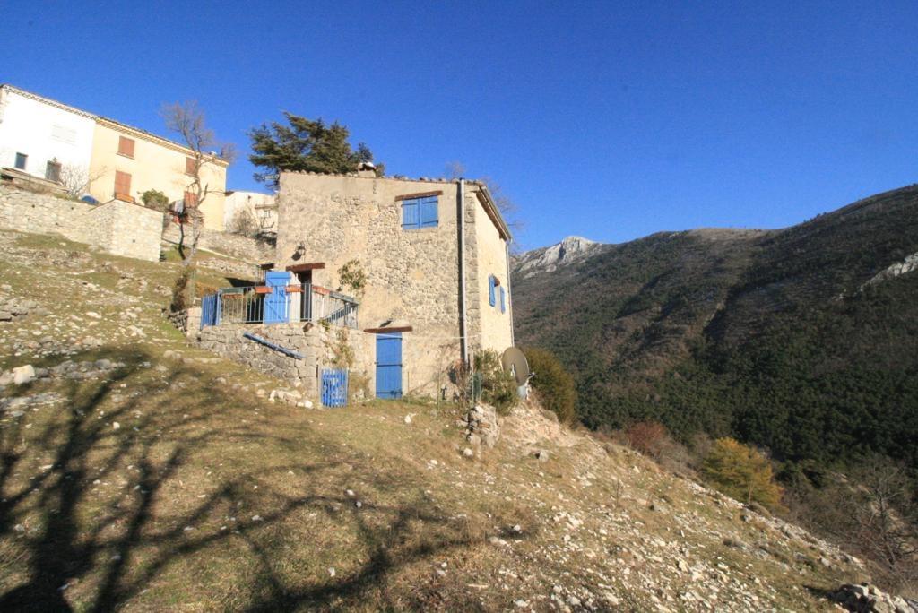 Castellane, maison en pierre 3 pieces vue panoramique