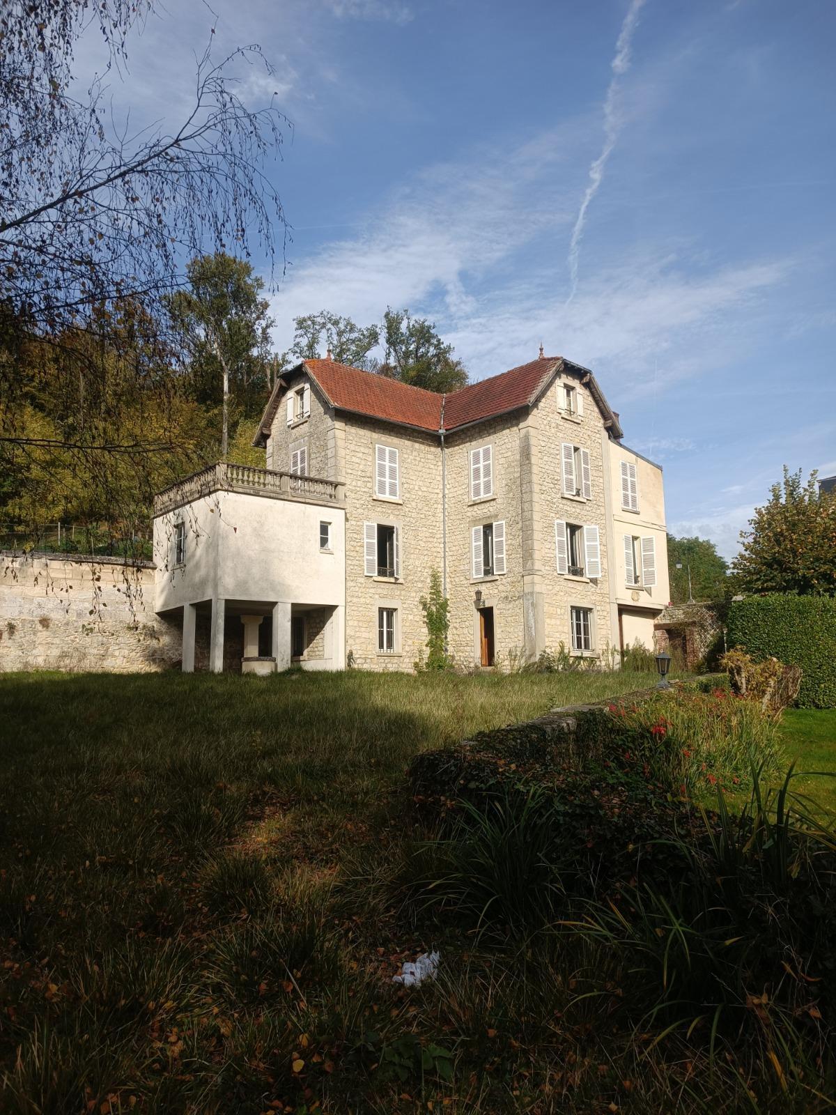 Maison belle vue sur le château