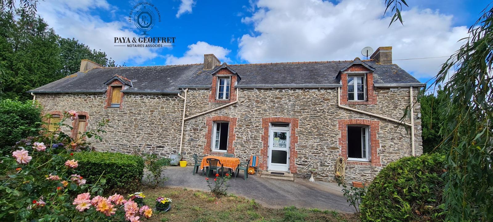 Maison à rénover avec 9673m² de jardin à brehan