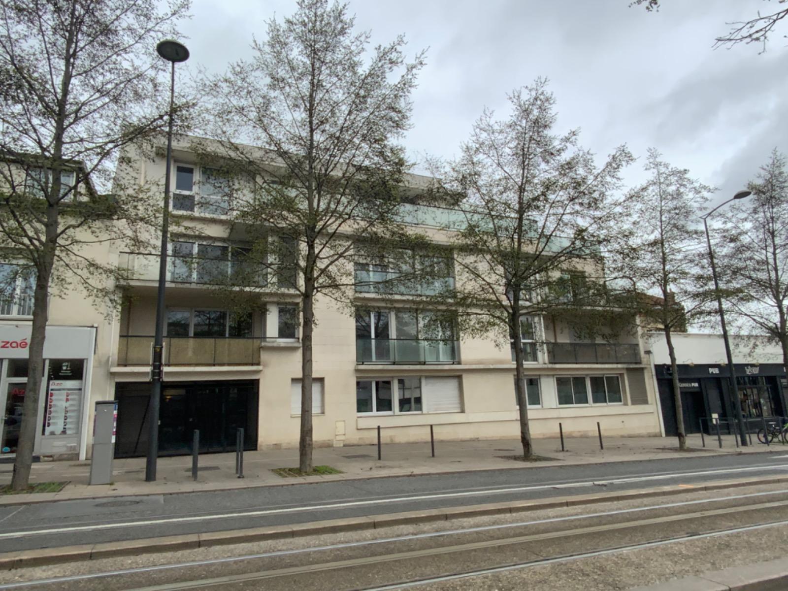 Apartment à Reims — vignette 3