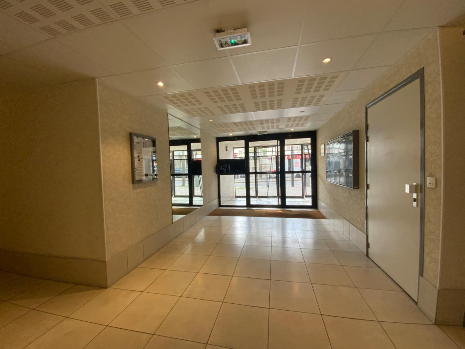 Apartment à Reims — vignette 5