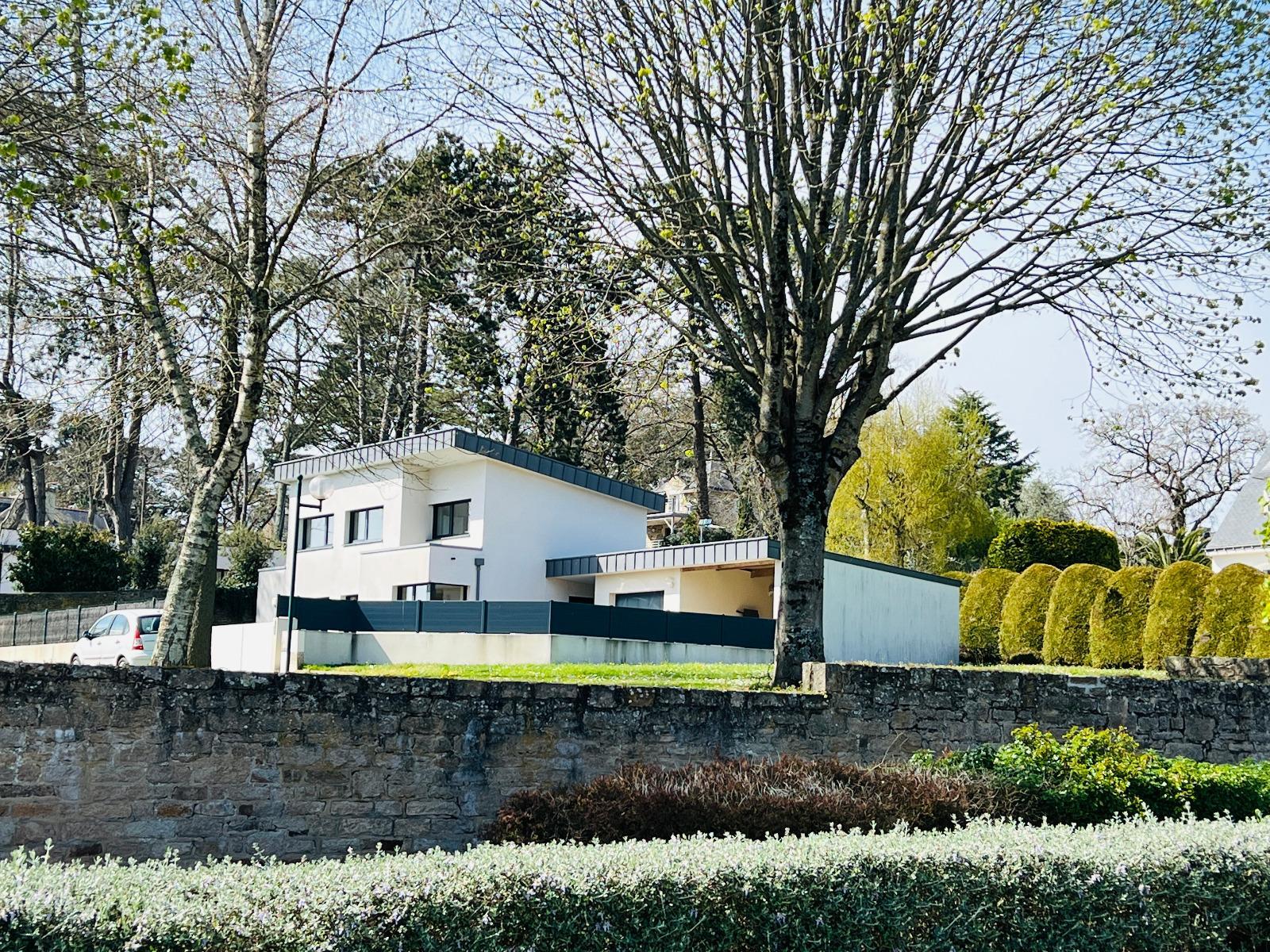Maison moderne dite 