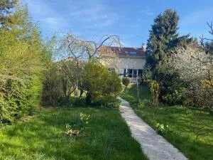 Maison 6p sur 588 m2 , jardin, garage