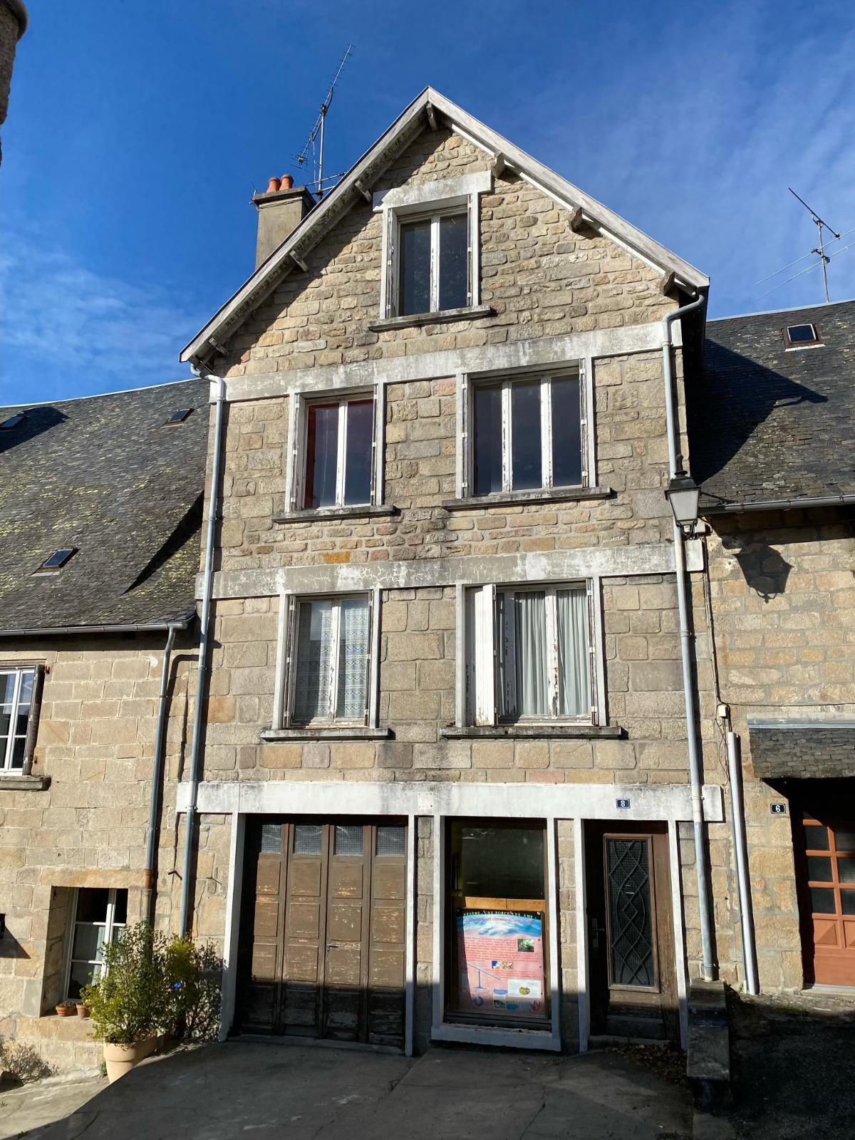 Immeuble à Treignac — vignette 2