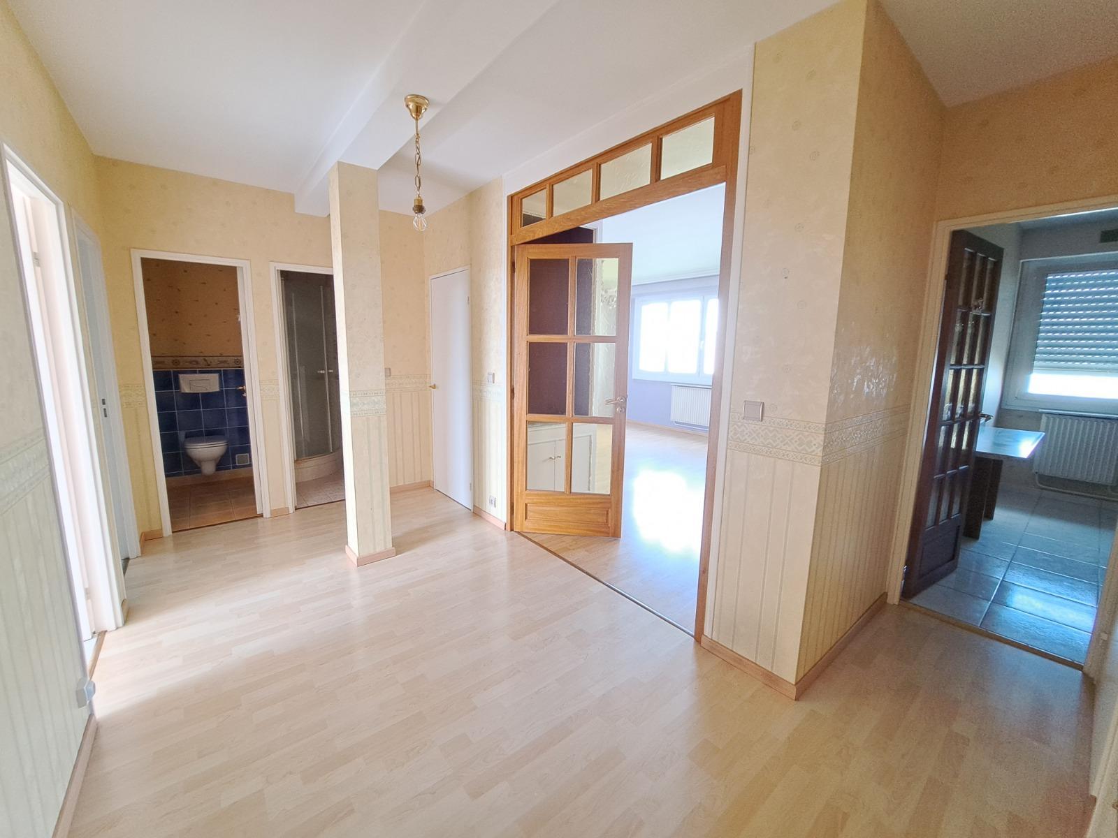 Apartment à Le Mans — vignette 2