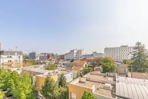 Trois pieces 65 m2 balcon ascenseur parking cave