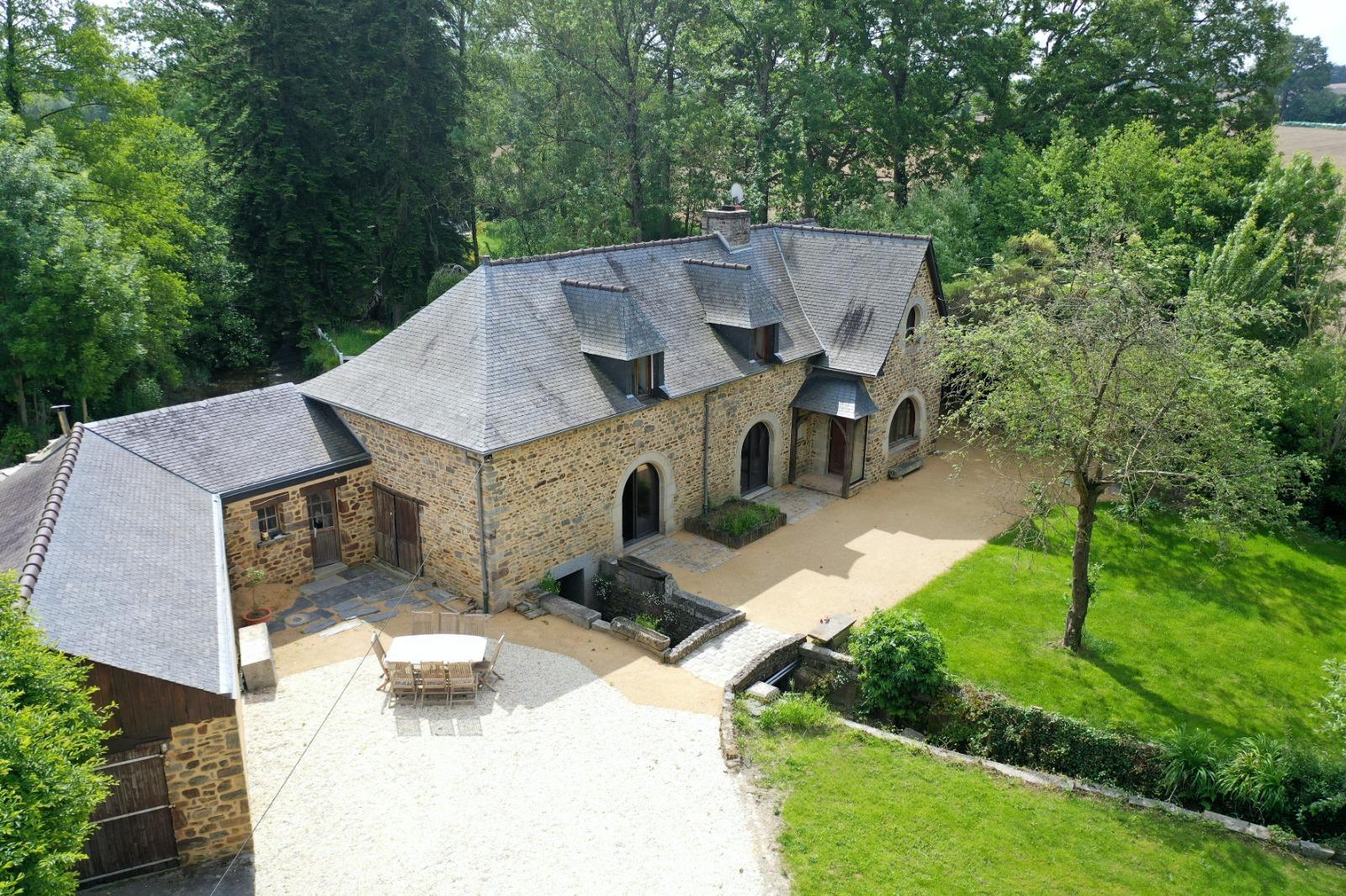 House à Bais