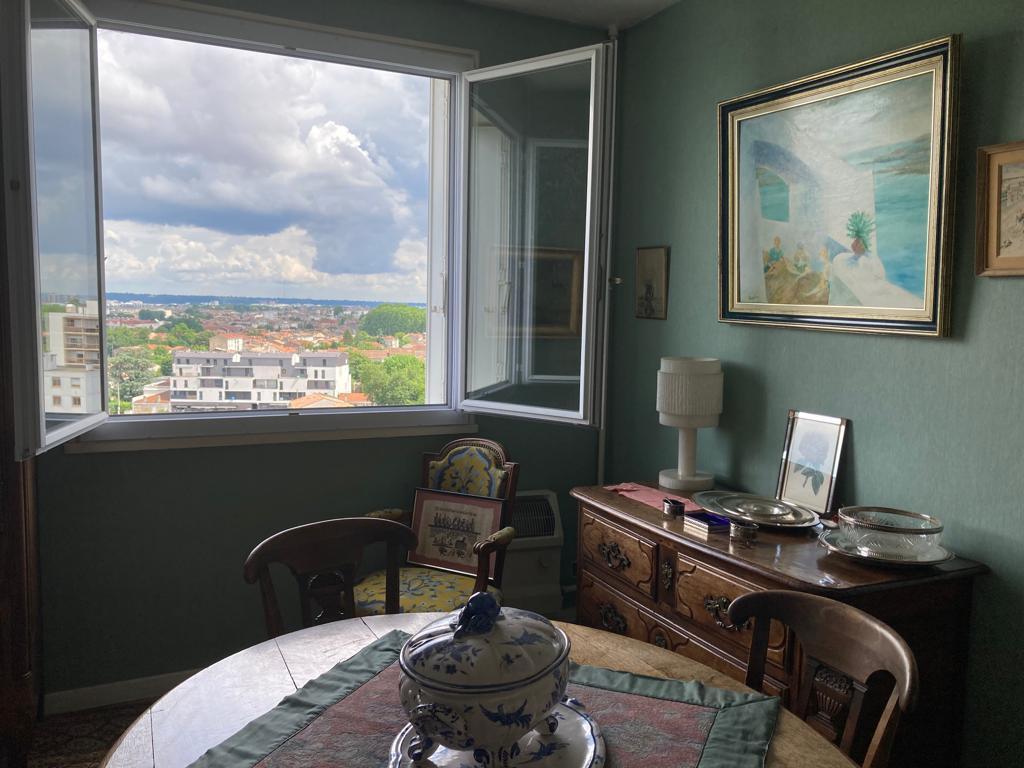 Appartement à Bordeaux — vignette 2