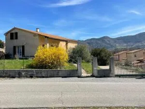 Sur 1538 m2 de terrain villa de 147 m2