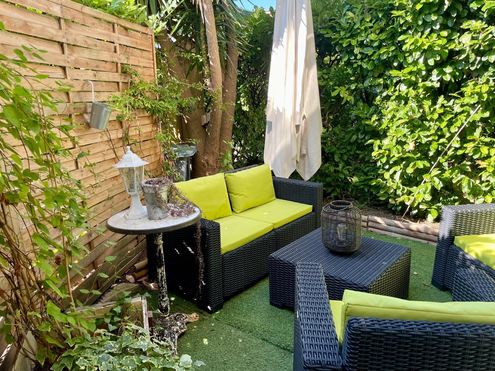 Studio rez-de- jardin 