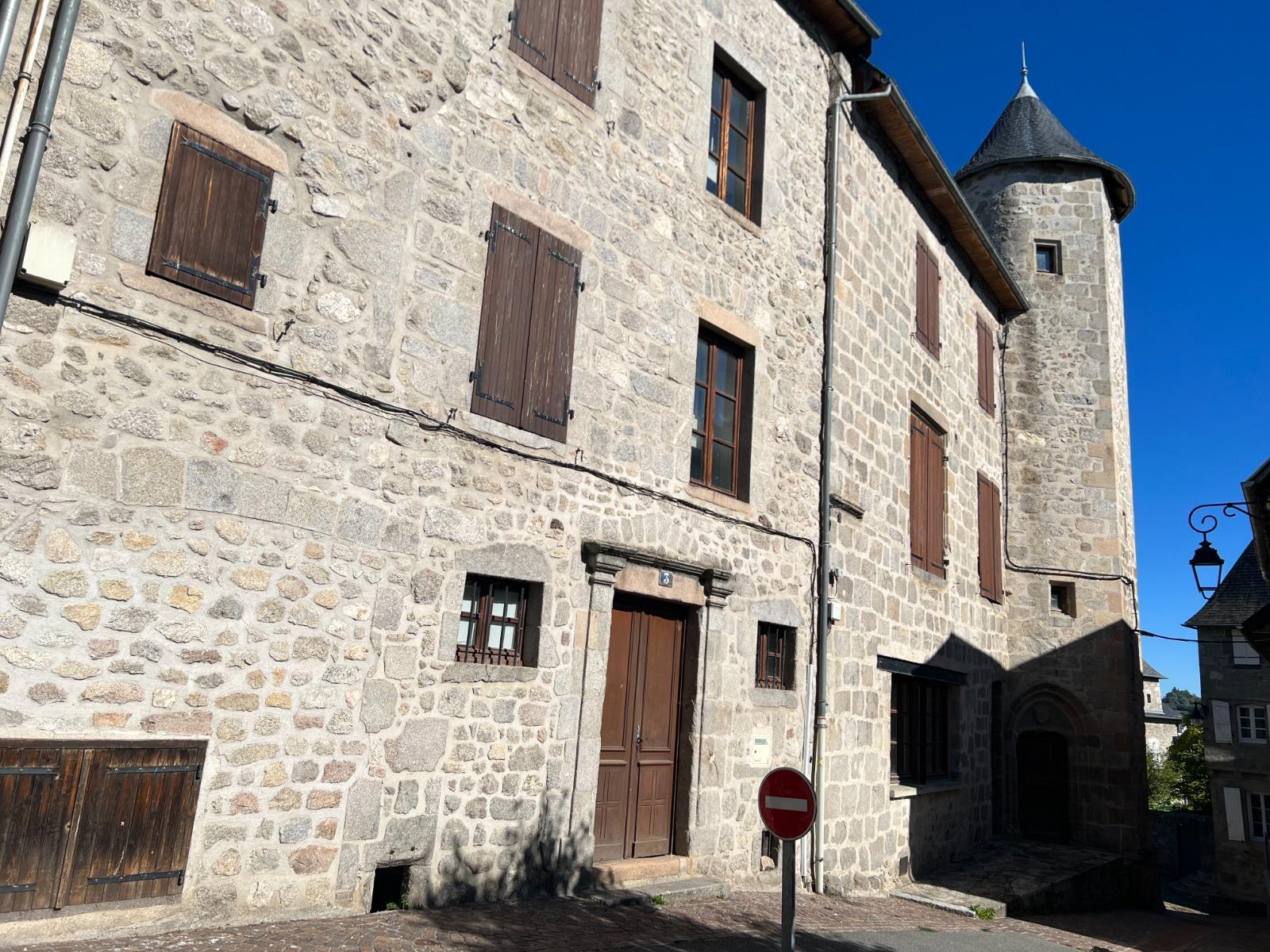 Immeuble à Ussel — vignette 3