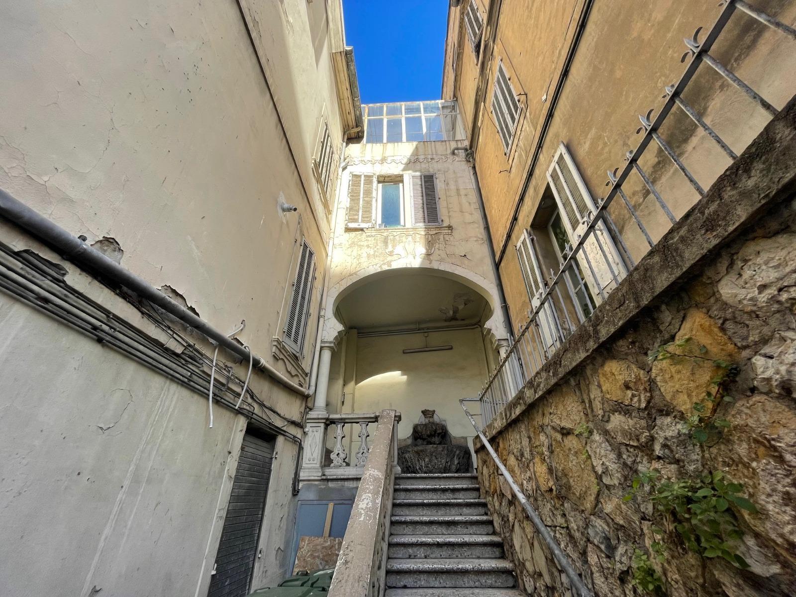Apartment à Toulon — vignette 2