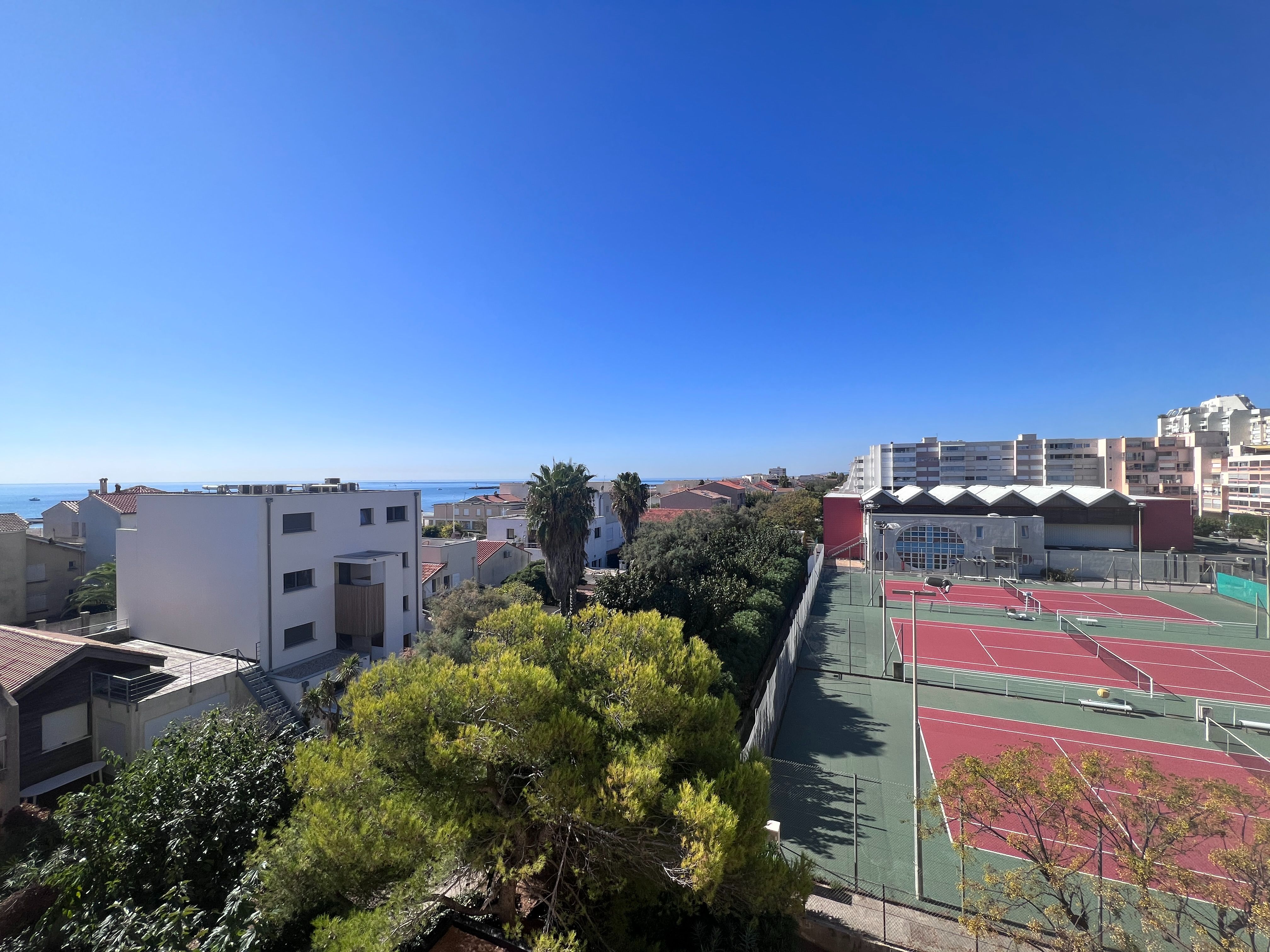 Ventes aux enchères interactives - appartement - vue mer