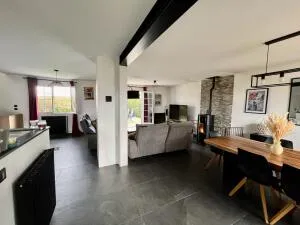 Belle maison rénovée avec grand jardin