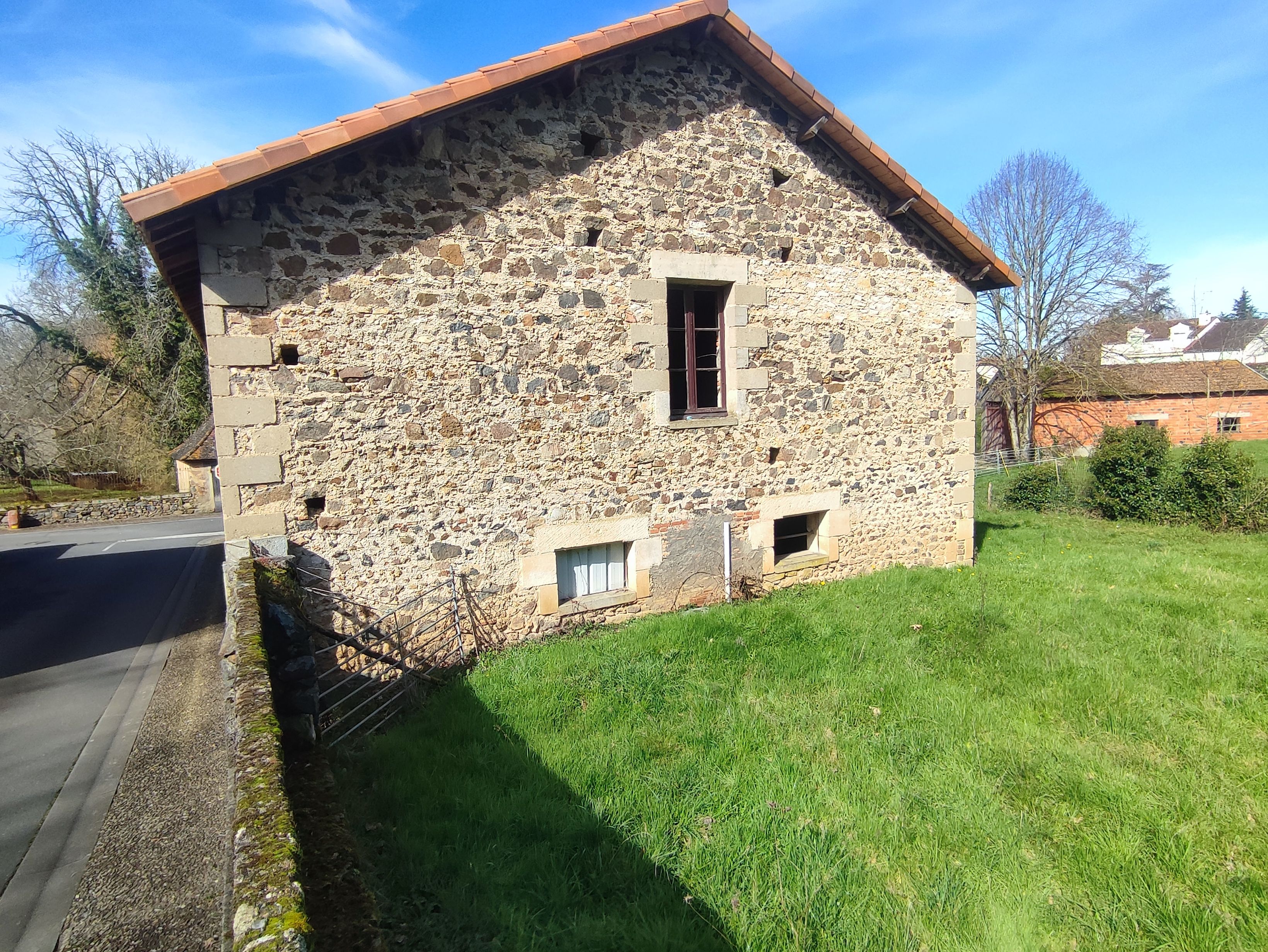 Immeuble à L'Isle-Jourdain — vignette 2