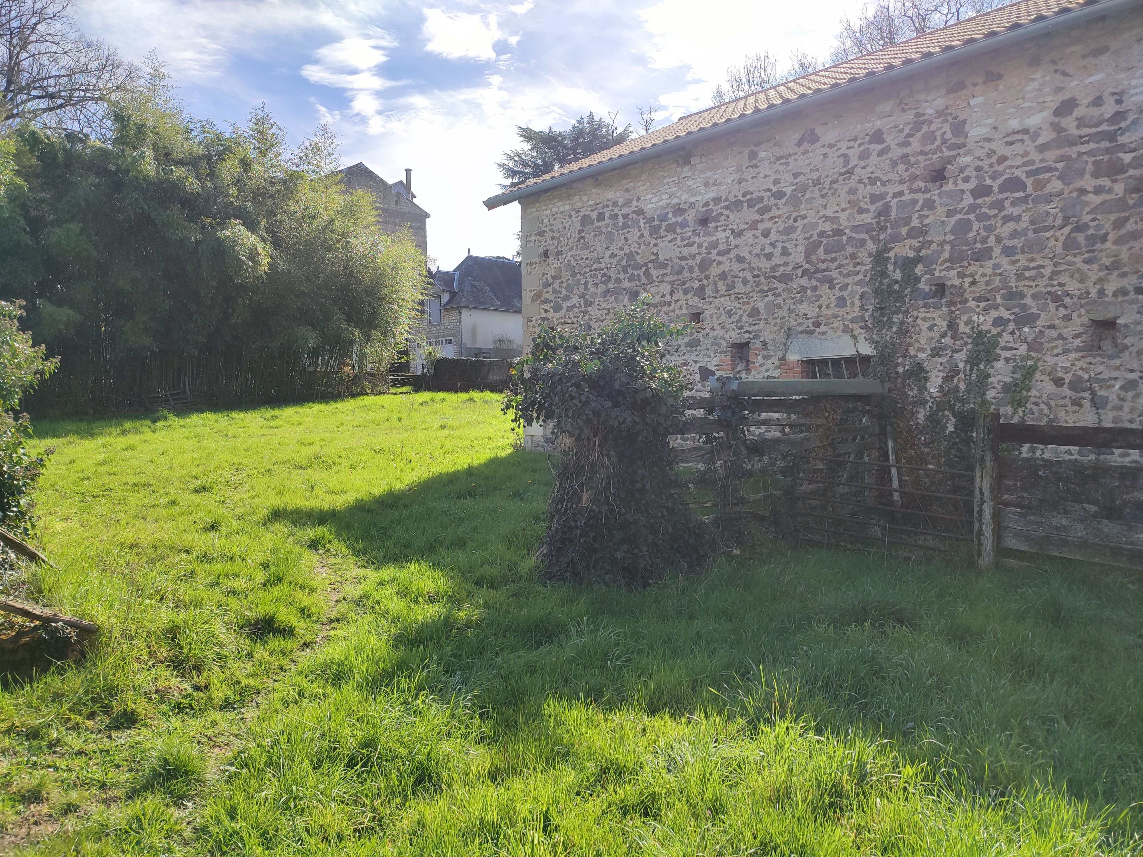 Immeuble à L'Isle-Jourdain — vignette 3
