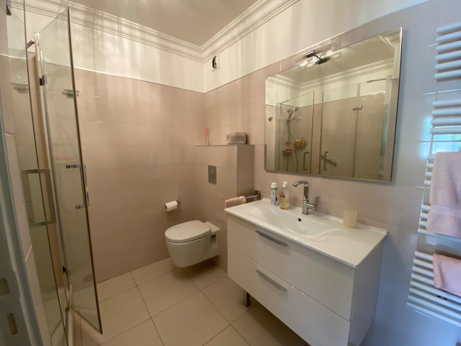 Apartment à Toulon — vignette 6