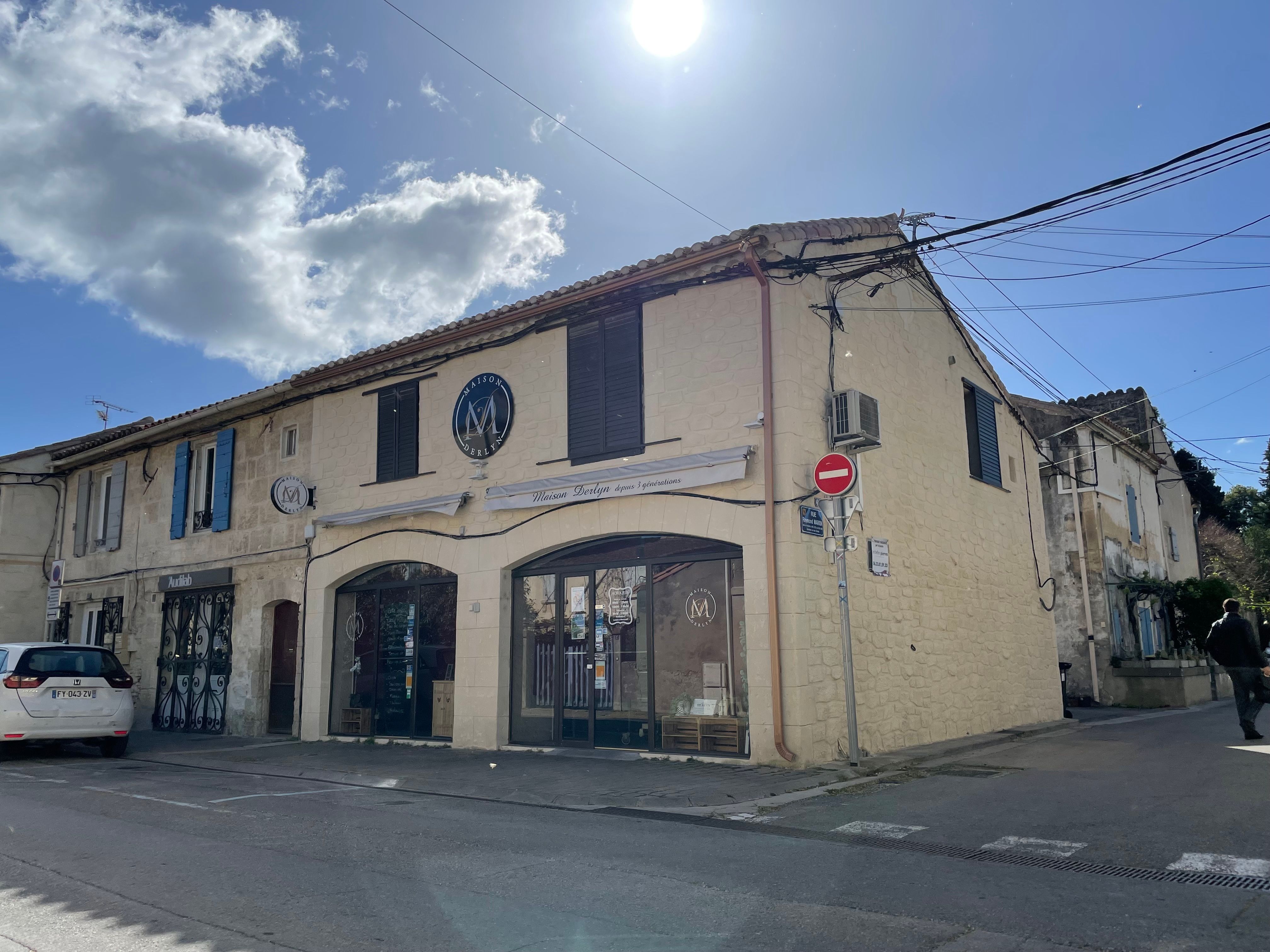 FONDS DE COMMERCE TRAITEUR/BOUCHERIE/CHARCUTERIE - FONTVIEILLE (13990)