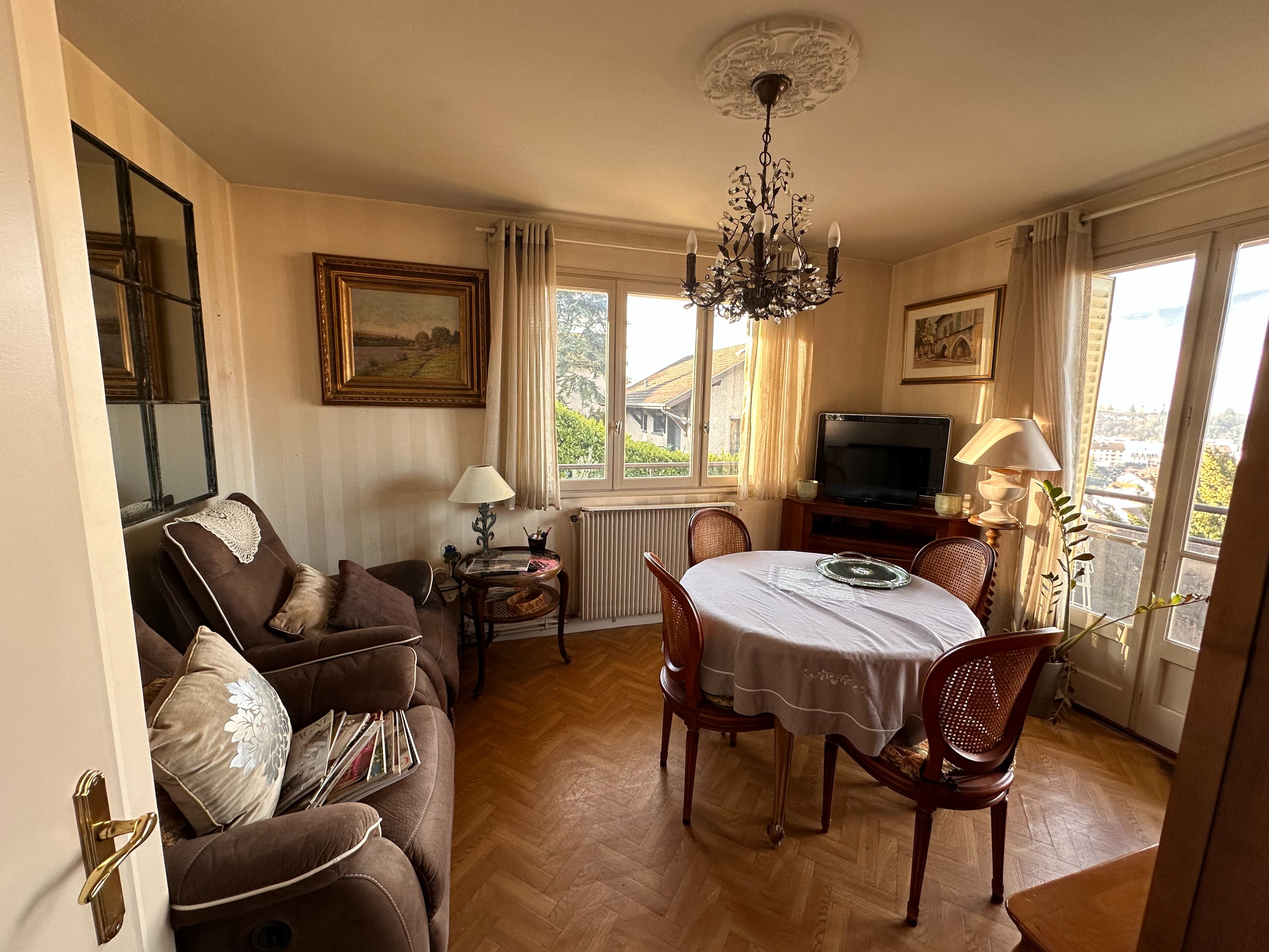 Appartement à Aix-les-Bains — vignette 4