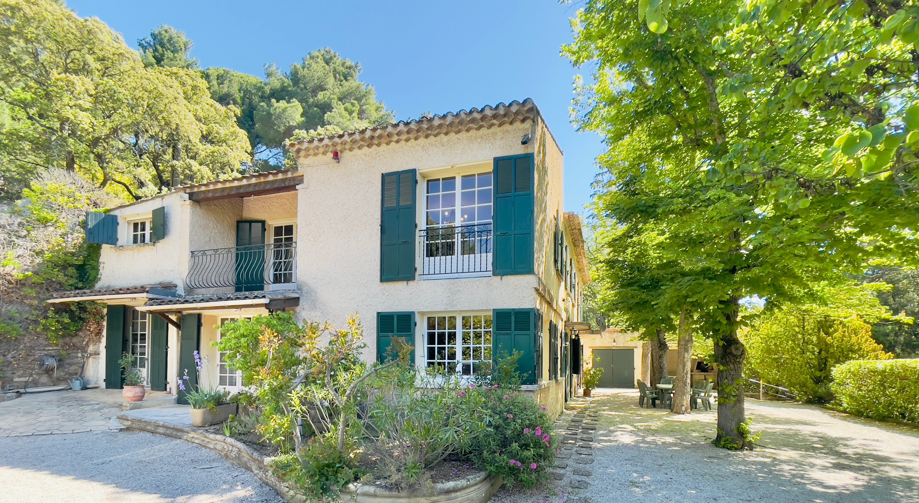PROPRIÉTÉ AIX EST REPENTANCE 