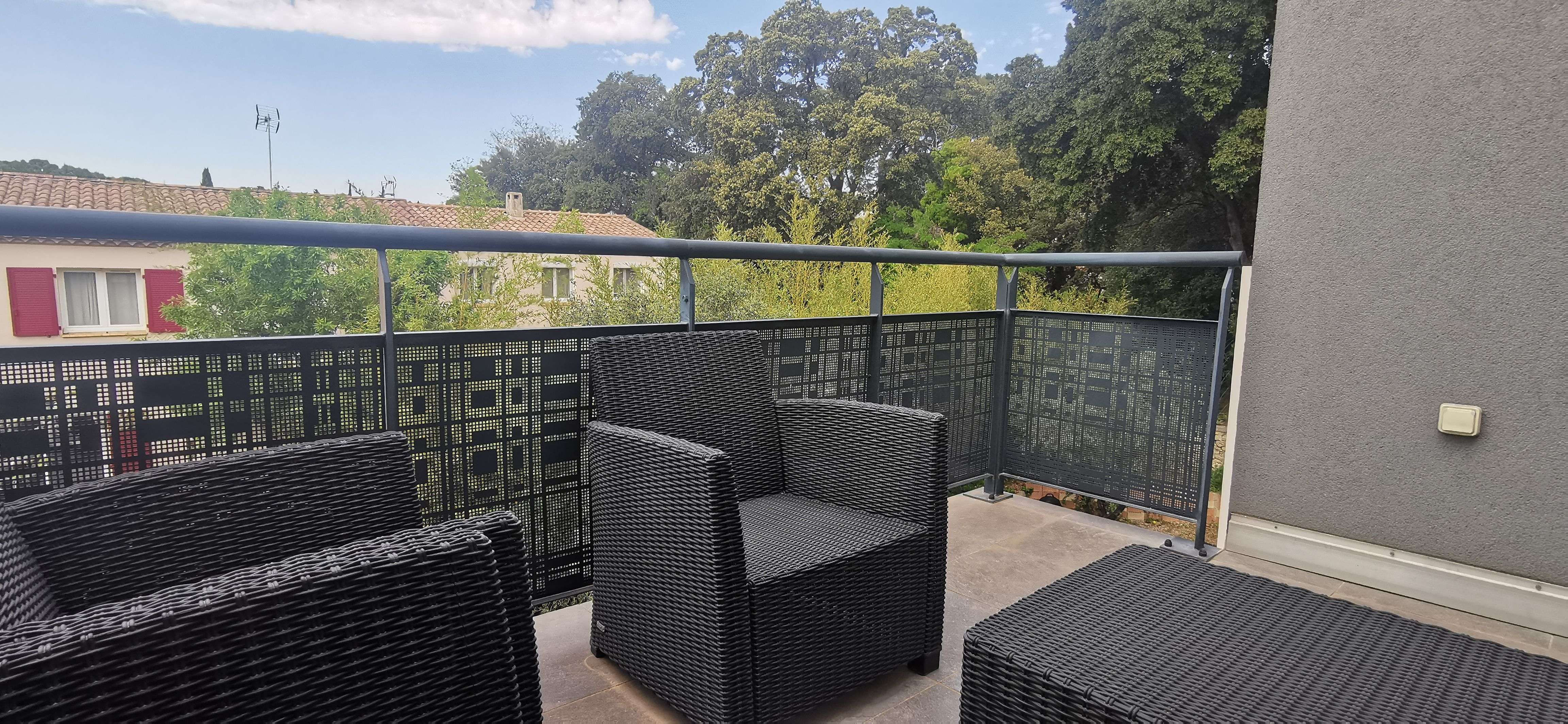T2 loué avec terrasse et parking