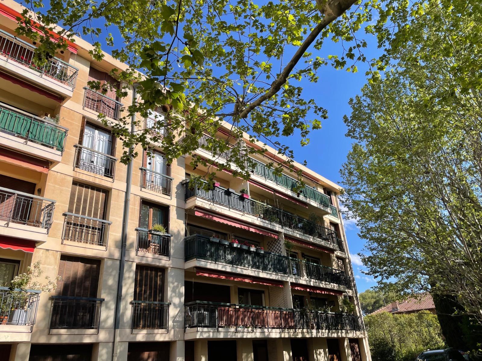 APPARTEMENT 4 PIECES + TERRASSE 