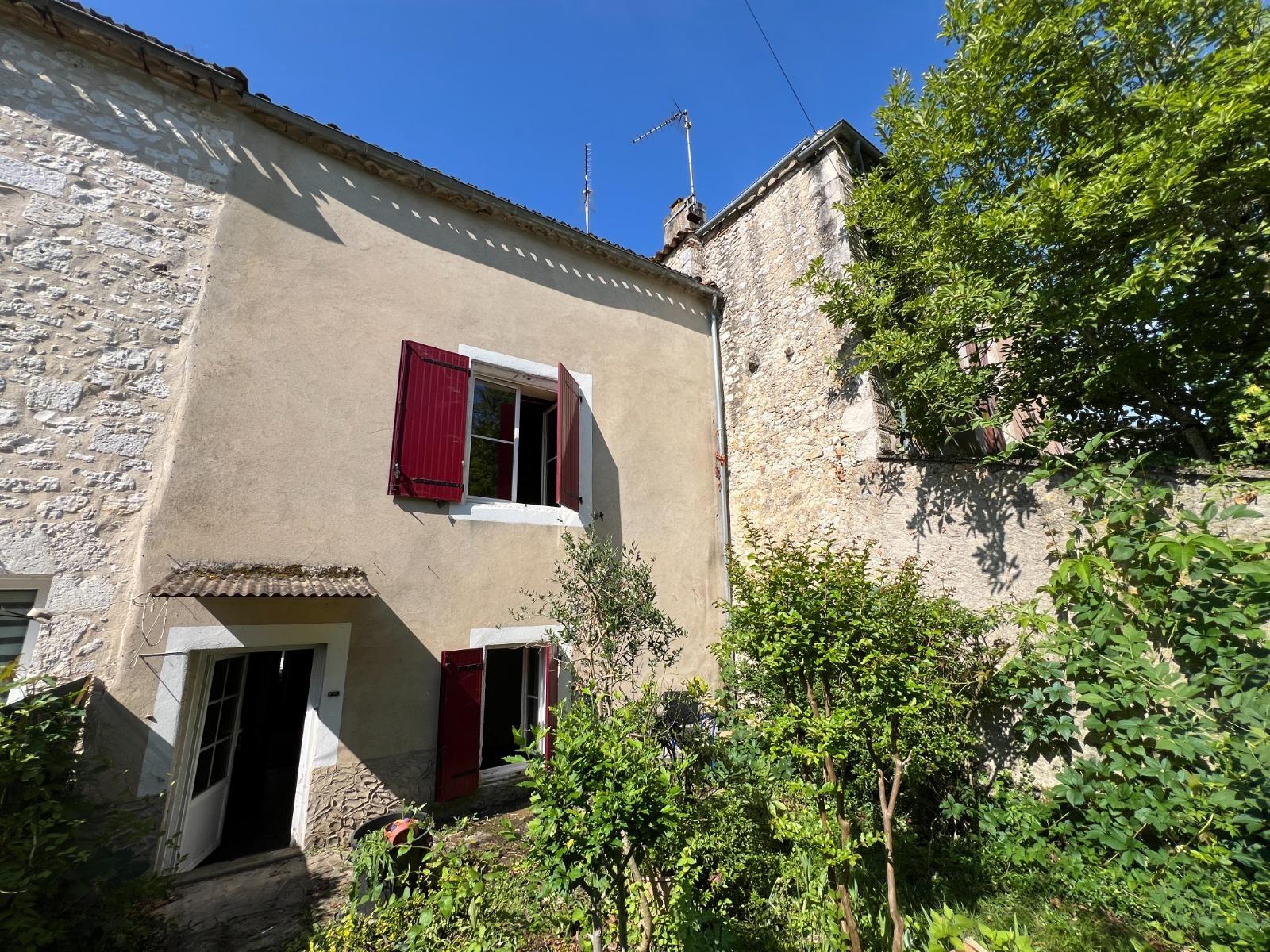 MAISON EN PIERRES 