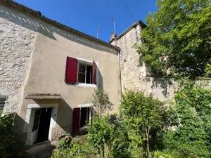 MAISON EN PIERRES 