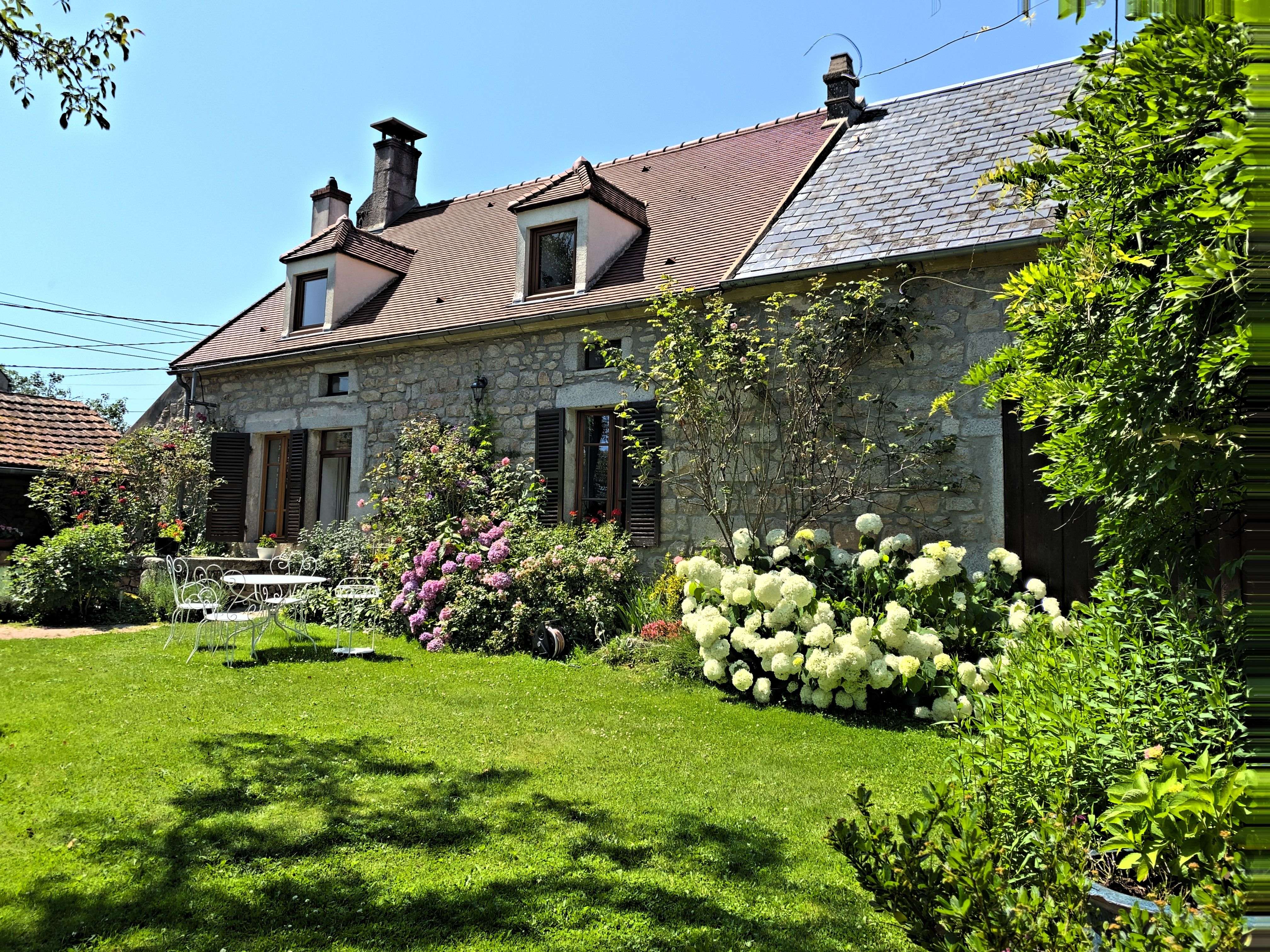 MAISON DE CHARME HAMEAU DE QUARRE LES TOMBES